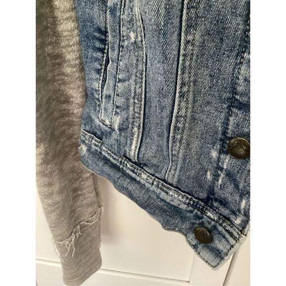 Free People Distressed Denim Jean Jacket Sz XS   Knit Sleeves Removable Hoodie - Picture 4 of 12
